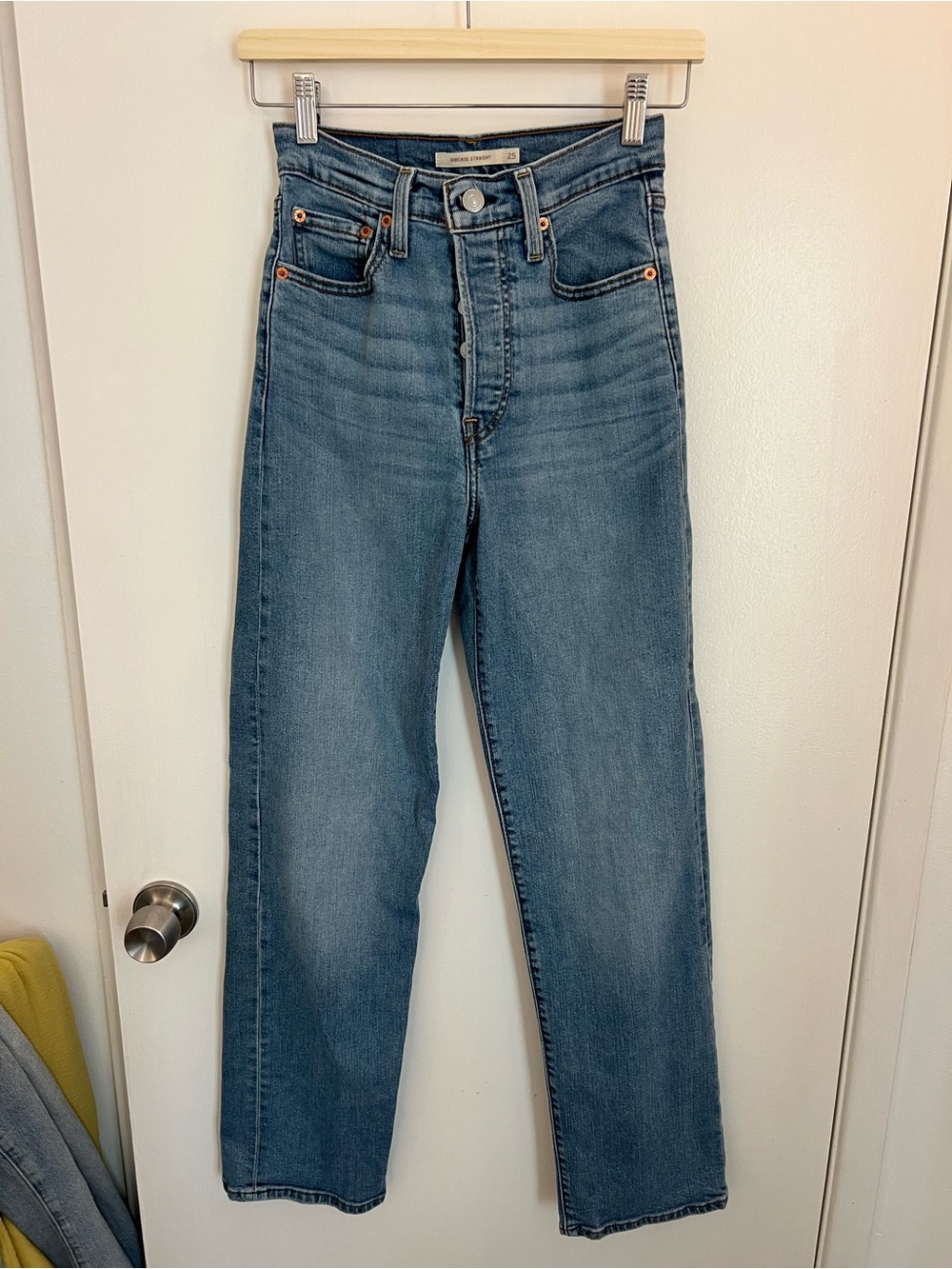 Levi’s Ribcage Straight size 25